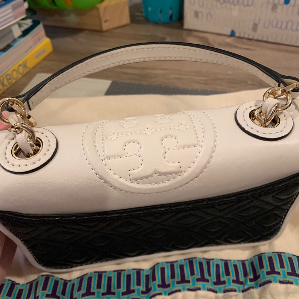 Cute Tory Burch Crossbody - Picture 2 of 13